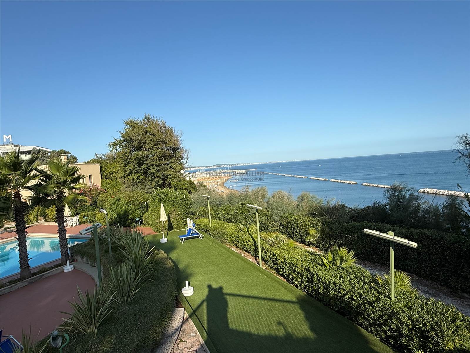 PARTI COMUN I AFFACCIO PISCINA